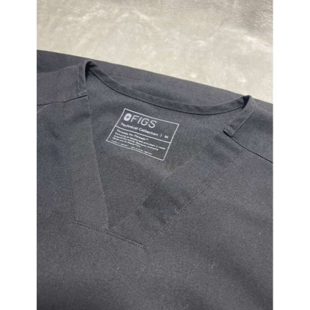 Figs V-Neck Scrub Top Men's Medium Black Short Sleeve Technical Collection